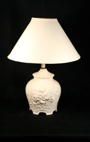 Vintage Mid-Century Chinoiserie Pagoda Style Beige Table Lamp,
