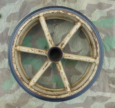 Kettenkrad Sd.Kfz.2 HK 101 Laufrad sandgelb NOS Continetal