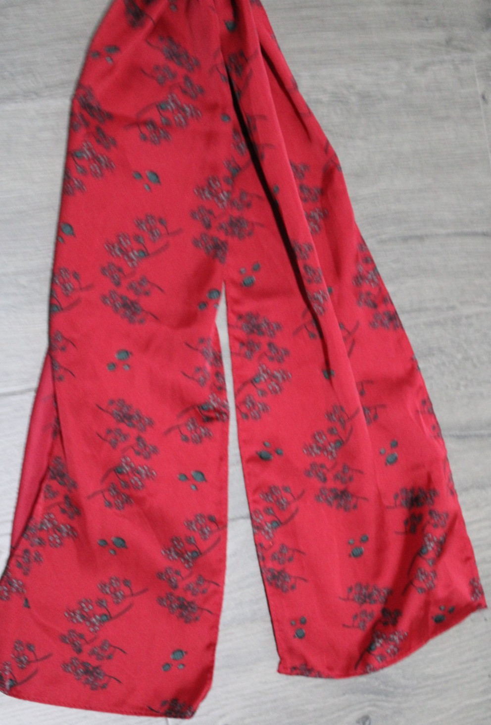 Lightweight Oblong Rectangle Accent Neck Scarf Re… - image 9