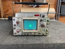 Tektronix 465 Oscilloscope w/ Tektronix DM44 Digital Multimeter Module powers on