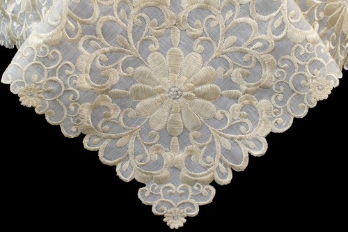 Solid Beige Embroidered Organza Tablecloth 8 Napkins 72x90" Wedding Bridal - Picture 3 of 4