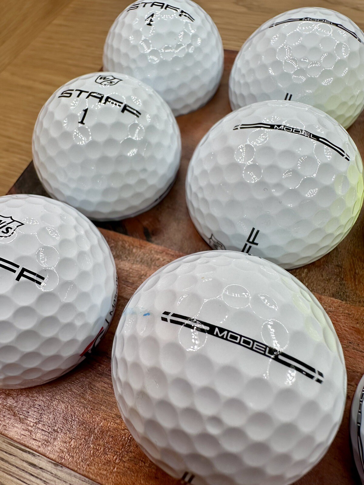 12 x Wilson Staff Model GOLF BALLS***MINT CONDITION** Latest Model