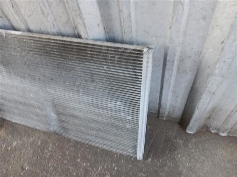 Radiador delantero intercooler Jaguar F-pace XE GX738K230BB Foto 3 de 4