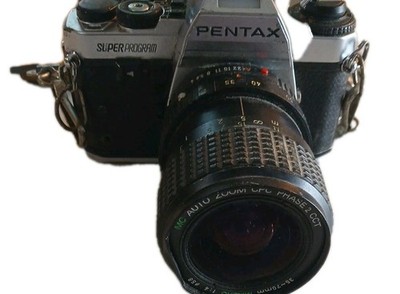 Pentax P3 35mm SLR Film Camera zoom lens with strap untested
