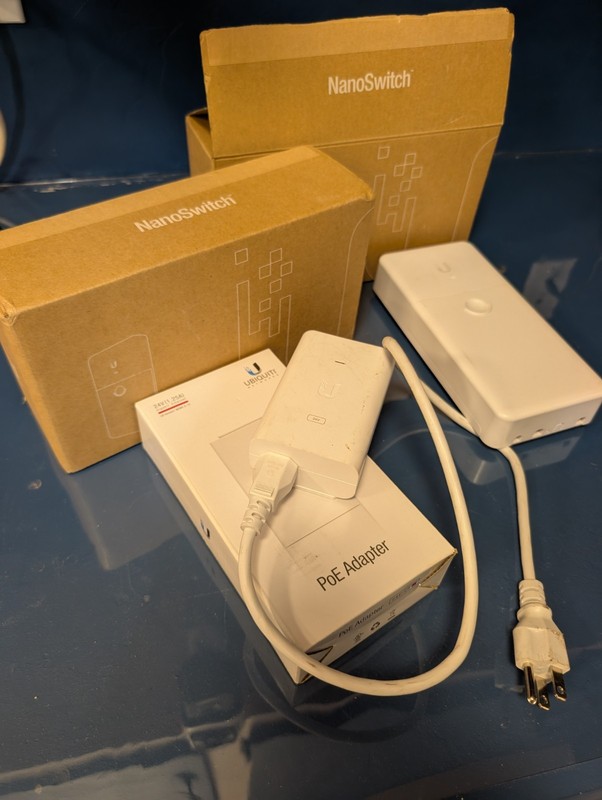 Pack Of 3Ubiquiti N-SW NanoSwitch 4-Port Gigabit PoE Passthrough Switch - NEW