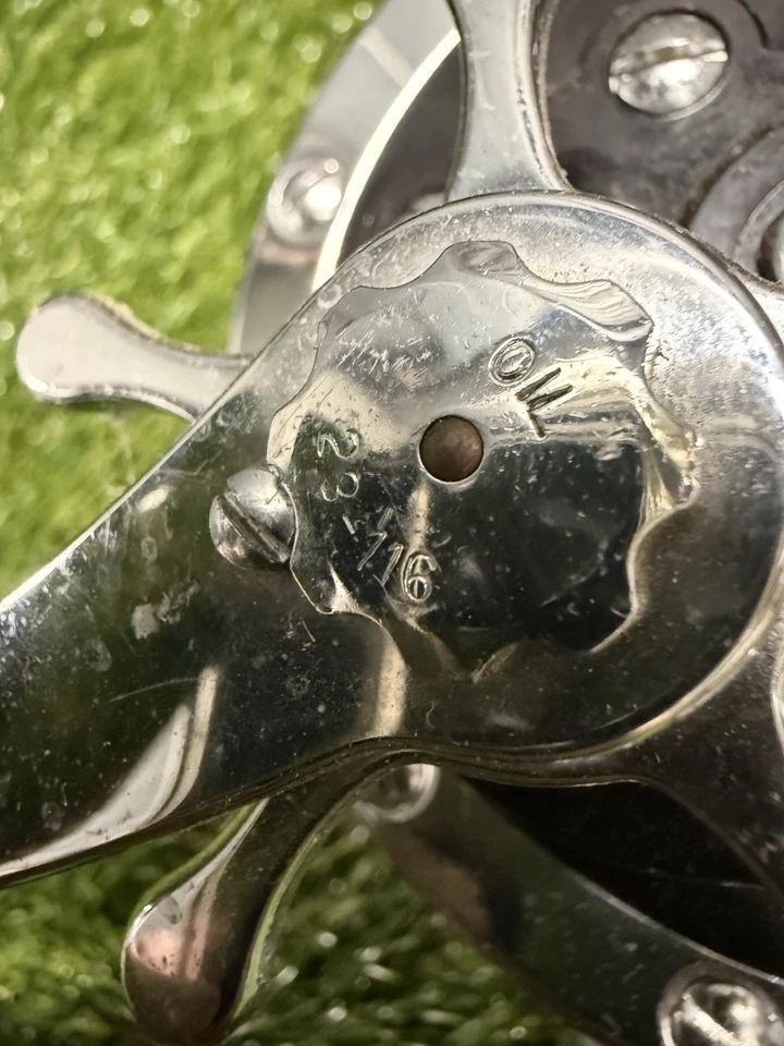 Carrete de pesca Penn Senator 6/0 negro años 60 Foto 4 de 4