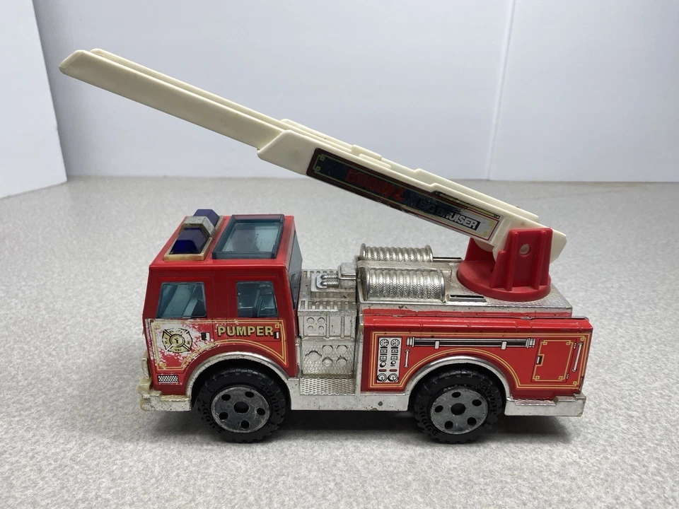 Lote De 3 Juguetes Camión De Bomberos BuddyL Bomba Pequeño Camión De Bomberos Rojo Madera Plástico Foto 2 de 4