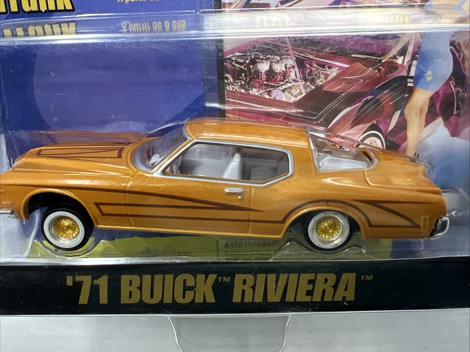 Журнал Revell Lowrider '71 Buick Riviera - золото 1:64 - ЗАПЕЧАТАННЫЙ - Изображение 2 из 4