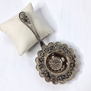 TEA BALL Infuser Strainer Silver Plate Fancy Roses Deco Spoon A Special Place