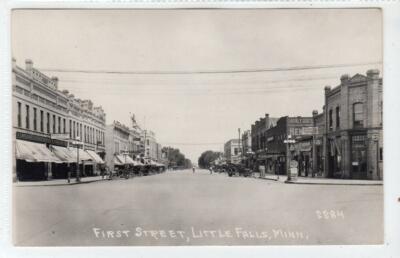 FIRST STREET, LITTLE FALLS: Minnesota USA Postkarte (C65245)