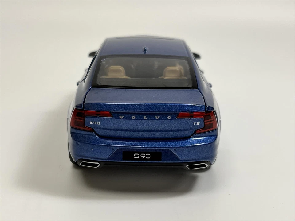 Volvo S90 Bursting Blue LHD 1:32 Scale Pull Back & Go Tayumo 32100010 - Image 4 of 4