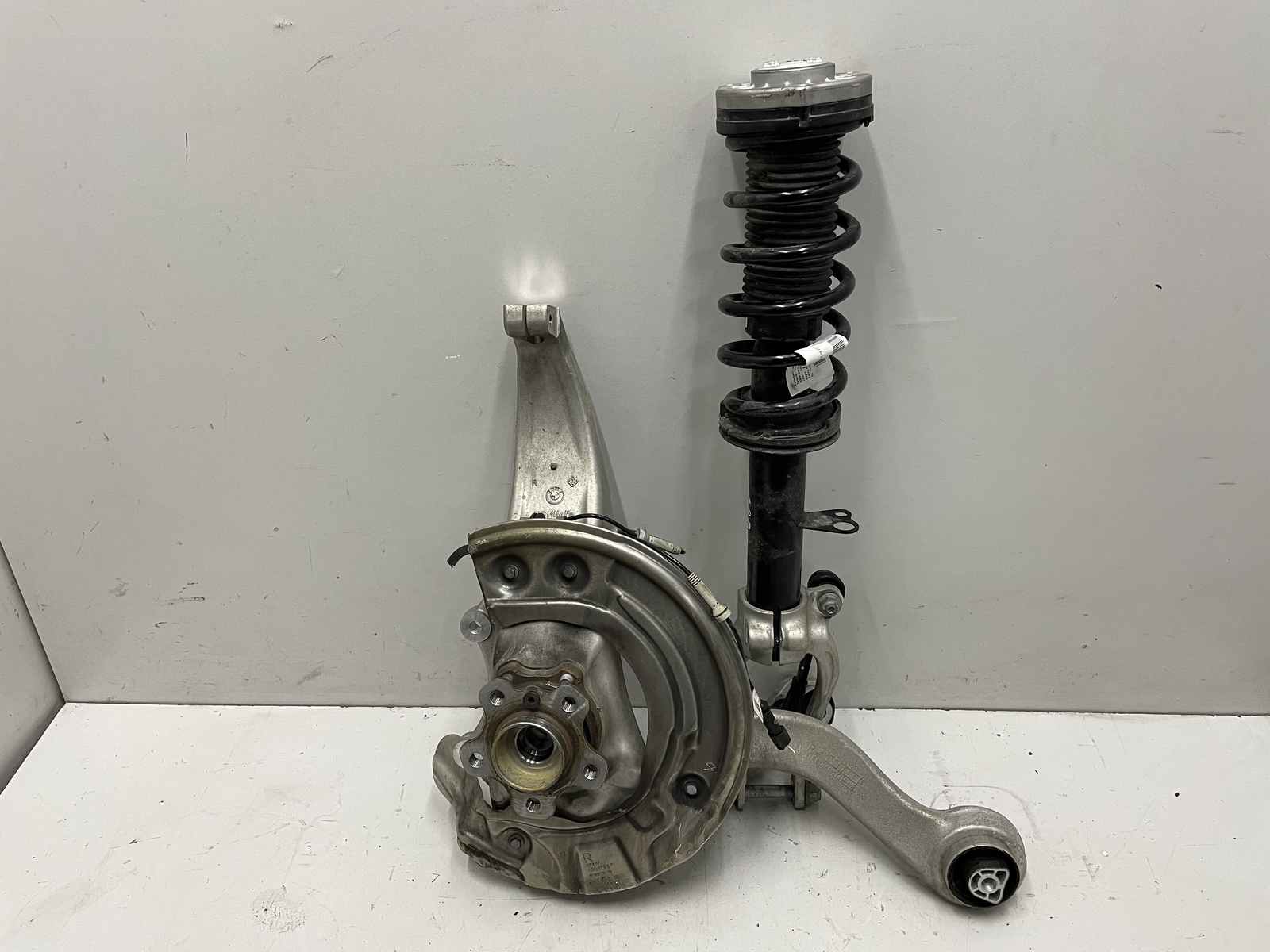 BMW 5 G30 G31 xDrive Front Right Suspension 2019 6884386 6861182 