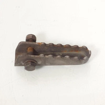 Cale pied pilote droit origine pour moto Derbi 50 fixation 22mm Ø8mm Occasion - Photo 1/2