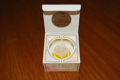 VINTAGE NINA RICCI FLEUR DE FLEURS BOXED MINIATURE WITH PLASTIC DISPLAY STAND