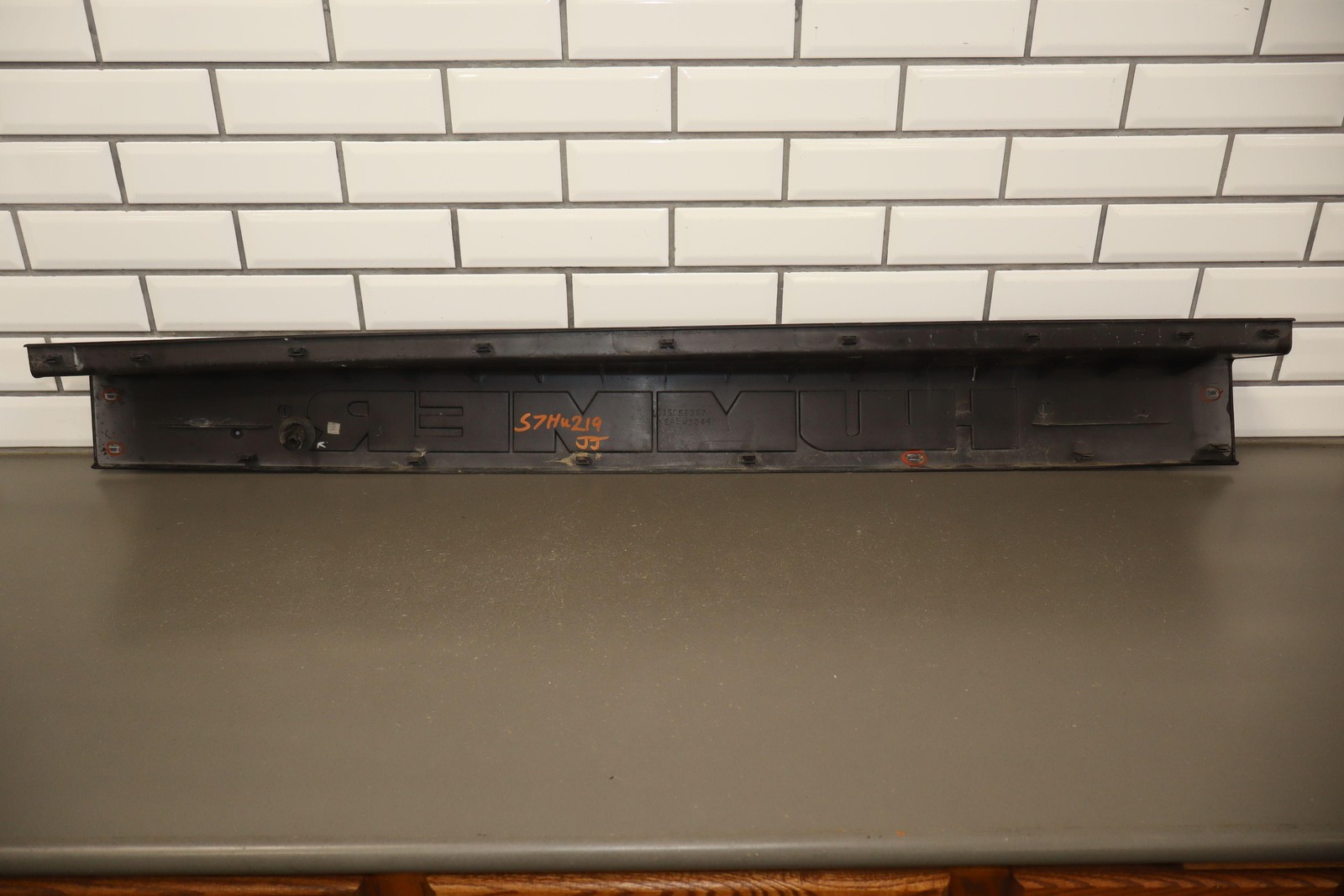 06-09 Hummer H2 SUV Rear Center Bumper Cover Section *Missing Tabs*