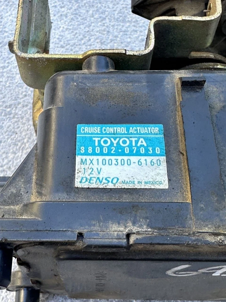 Actuador de control de crucero Toyota Avalon 2000 2001 2002 2003 2004 88002-07030 Foto 4 de 4