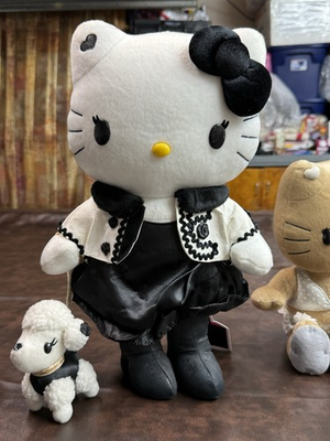 #ad momoberry hello kitty black and white $1299.00