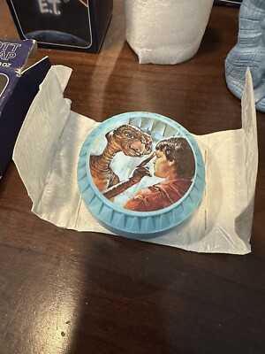 Vintage ET EXTRA-TERRESTRIAL Bubble Bath Figure Bottle + Decal