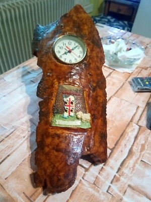 Orologio A Carica Da Parete Con Base In Pietra Forma Sardegna Ha