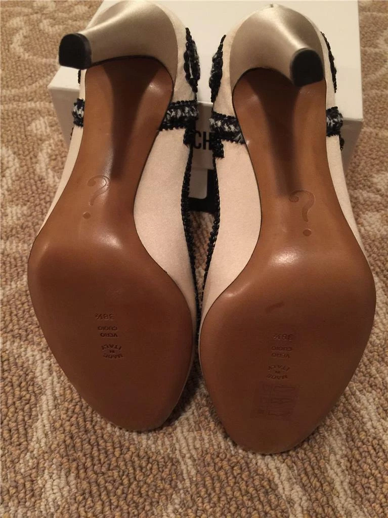 Scarpe vintage Moschino nuove con scatola crema raso e perline taglia 38 5 da collezione