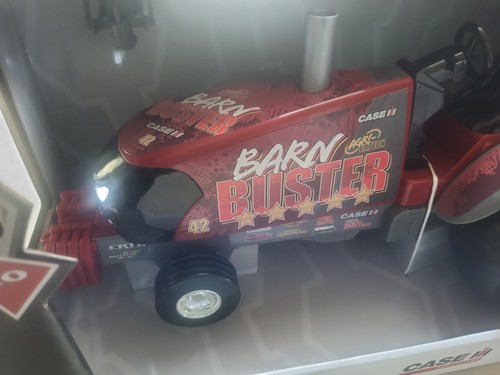 Large 1/16 scale Big Farm CaseIH Barn Buster pulling tractor lights/sound #47465 - Picture 4 of 9
