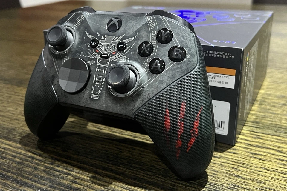 Xbox Series 2 Elite Wireless Controller – The Witcher 3 10th Anniversary - New - Image 4 of 4