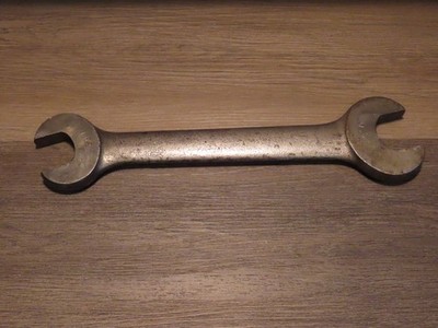 VLCHEK  1 716'' x 1 1/4'' Open End Wrench 39 Made in U.S.A. Vintage