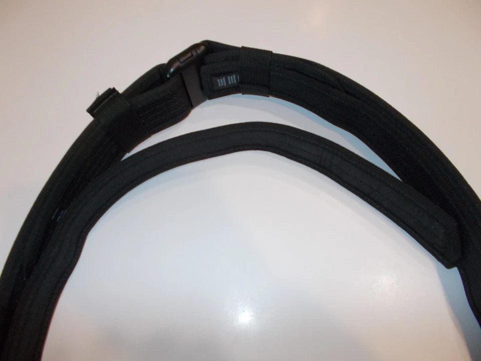 Тактический пояс 5.11 2 дюйма черный внутренний ремень XL и держатели в комплекте очень хорошее состояние - Изображение 3 из 4