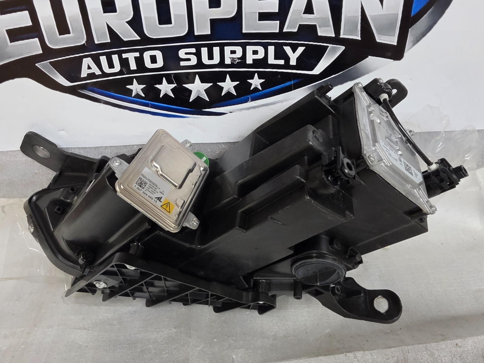Maserati Ghibli 2014-2017 Right Headlight P/N 670106272
