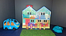 Cocomelon Deluxe Family House Playset SOUNDS WORK  Family Car  5 Characters