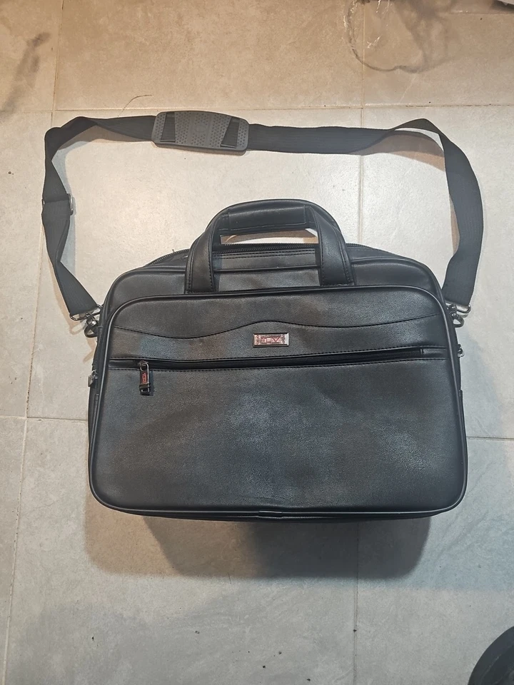 TUMI Leather  Laptop Briefcase. 16 inches by 13 inches Great Condition. - Image 2 of 4
