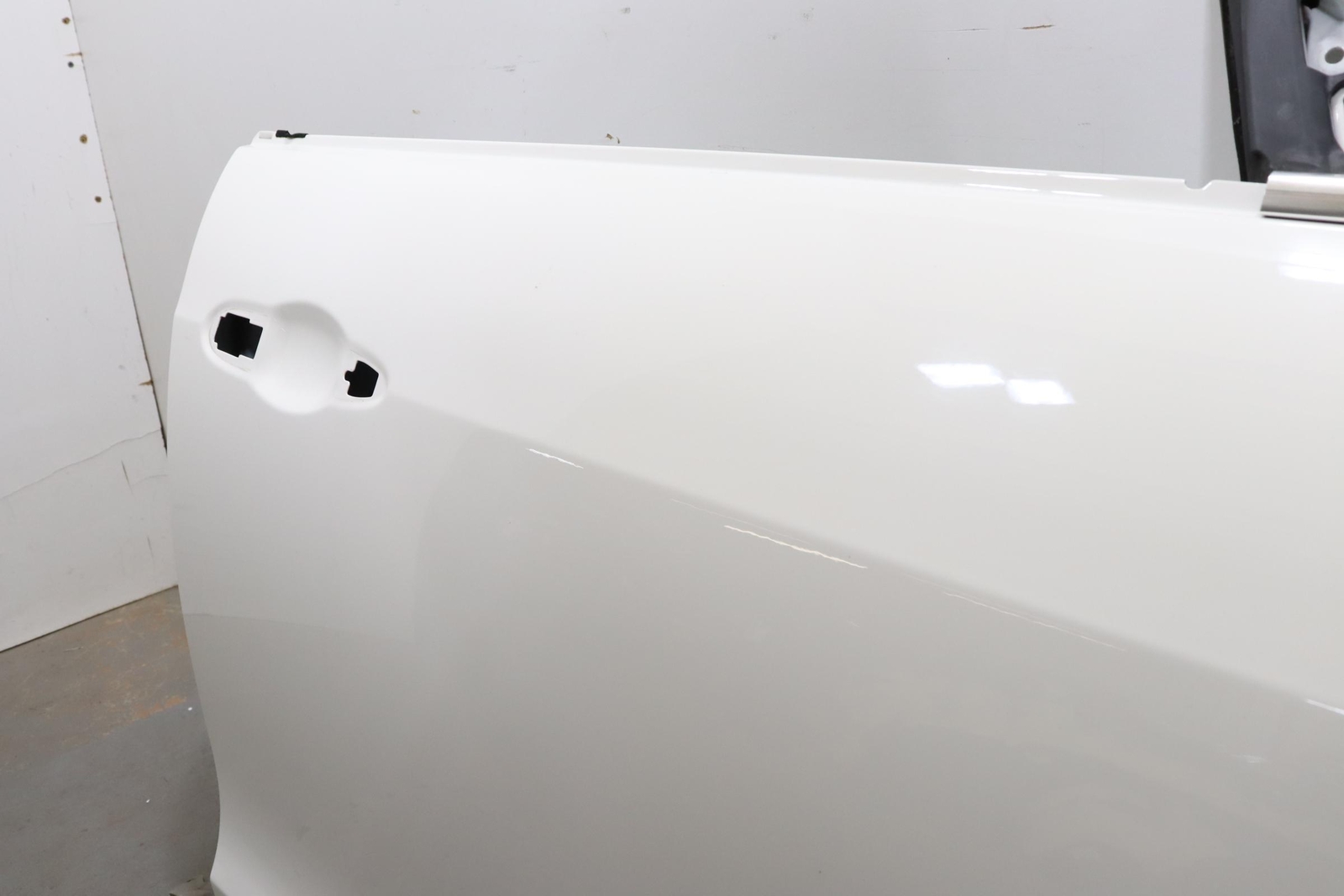 2014 - 2024 MASERATI QUATTROPORTE FRONT RIGHT SIDE DOOR SHELL OEM WHITE_BIA