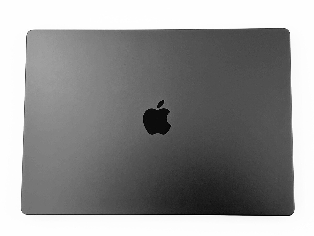 MacBook Pro 16-inch M3 Max 16-Core 128GB RAM 4TB SSD 40C
