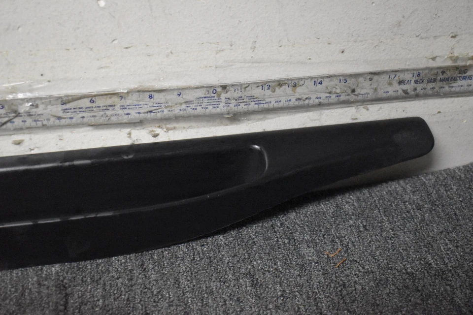 2007-2013 PORSCHE 911 TURBO SOLEIRA ACABAMENTO LADO DIREITO FABRICANTE DE EQUIPAMENTO ORIGINAL - Imagem 3 de 4