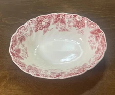 Vintage Johnson Brothers Strawberry Fair 9” Oval Scalloped Vegetable Bowl EUC