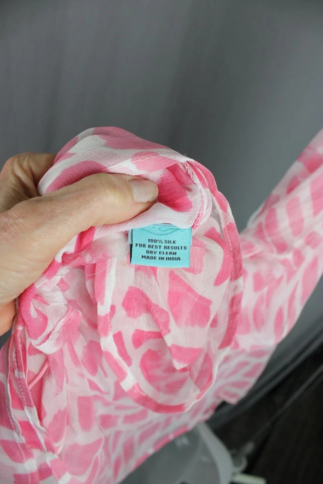 Cubierta de seda geométrica transparente rosa para mujer Letarte talla M Foto 4 de 4