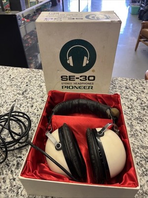 Vintage Audio 1972 Japan Pioneer SE-30 Stereo White Headphones W/ Box . 