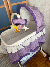 Baby Stubenwagen/Wiege Metall mit Himmel & Matratze, Spielbogen lila/wei&szlig;