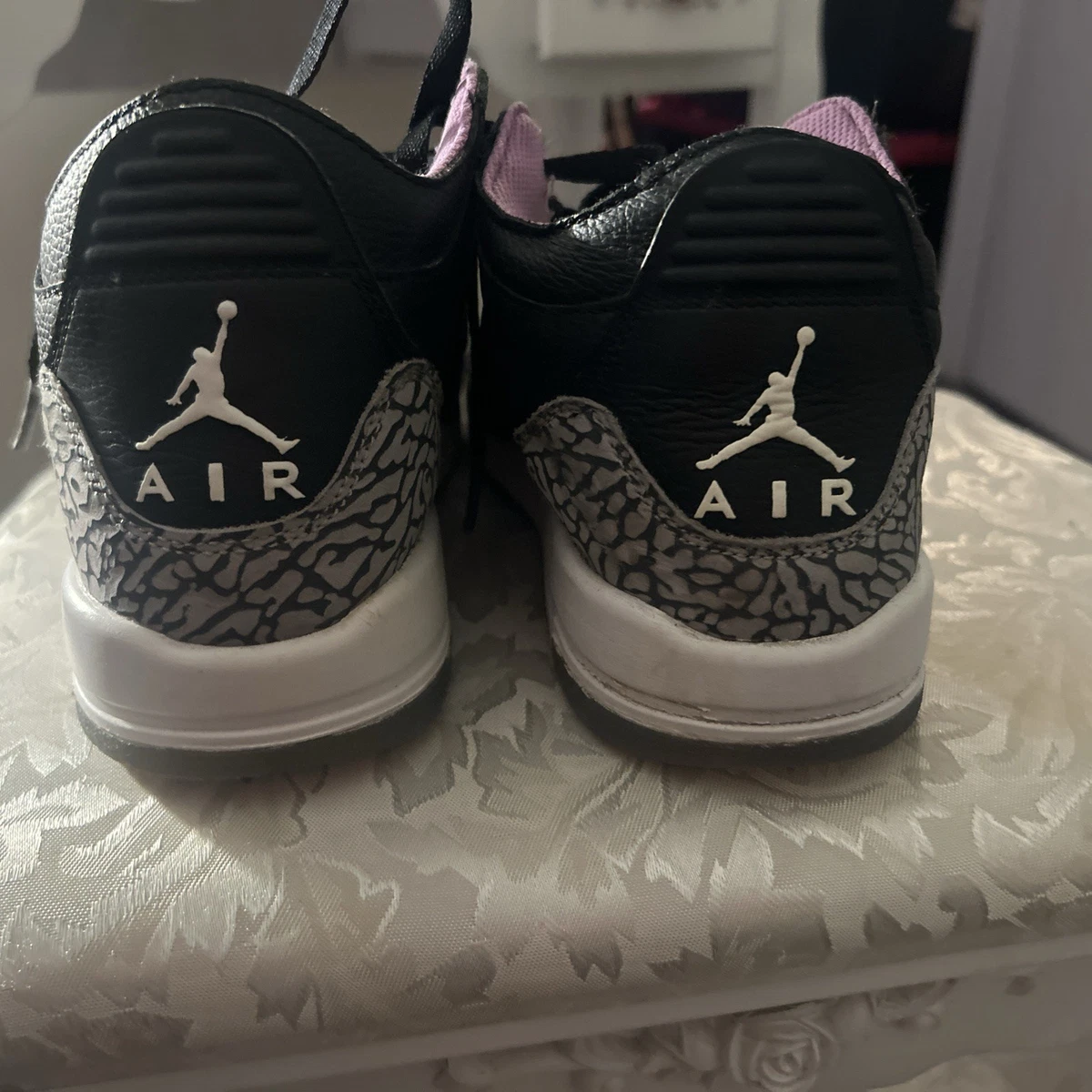 Jordan Leather Upper Black Athletic Shoes for Women for sale  display picture 2
