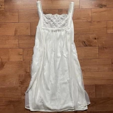 VTG 60s Carol Brent Slip Dress Womens Size M Lace Coquette Feminine Dainty 