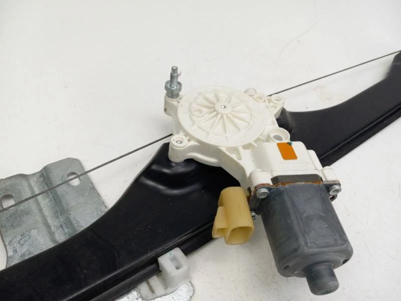 REGULADOR VENTANA PUERTA DELANTERA DERECHA SATURN OUTLOOK 2007-2009 Foto 3 de 4