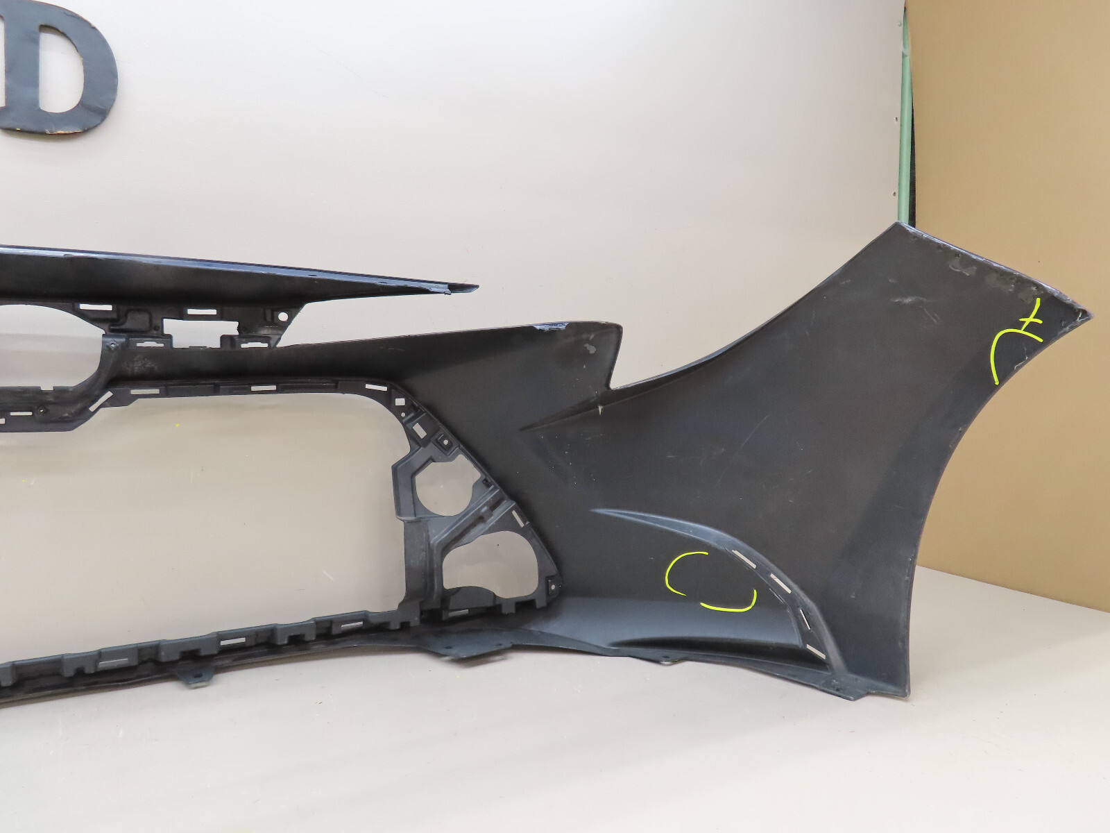 2020 2021 2022 TOYOTA COROLLA FRONT BUMPER COVER OEM 52119-02N91  