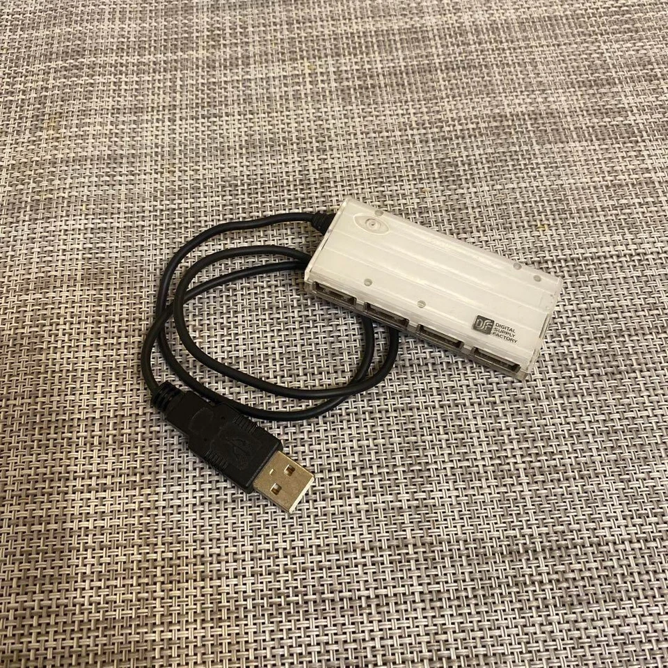 DELL Vostro 3300 Intel Corei5 M460 2.53GHz HDD 320GB RAM 4GB 13.3-inch Silver - Image 4 of 4