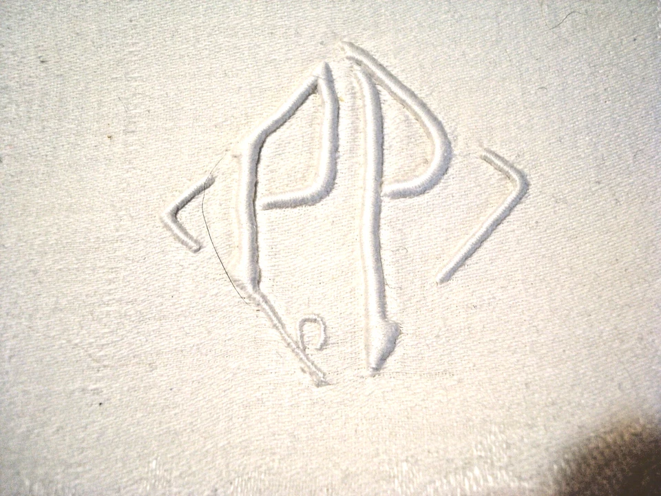 LOT DE 11 ANCIENNES SERVIETTES DE TABLE EN LIN - Photo 2/2