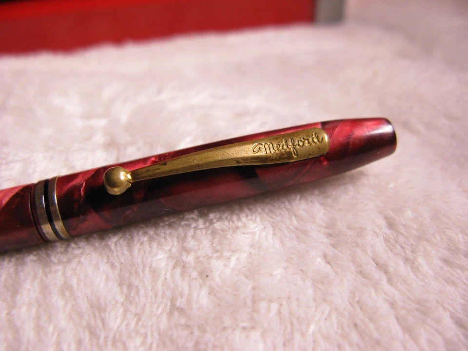 Lápiz mecánico de celuloide Medford rojo vintage 1,18 mm borrador y plomo de trabajo Foto 2 de 4