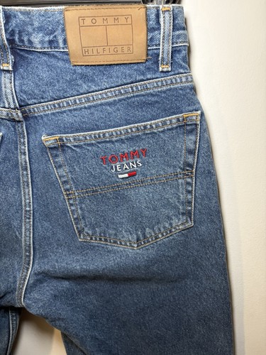 Y2K Tommy Hilfiger Embroidered Denim Shorts (jorts)