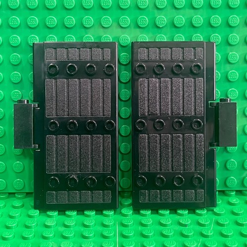Lego Castle Gate Door 1x5x8 1/2 Stockade (30223) Black with Black Hinges - 第 1/2 張圖片