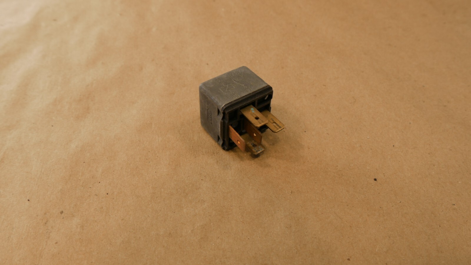 Ferrari 328 Relay P/N 0332204401