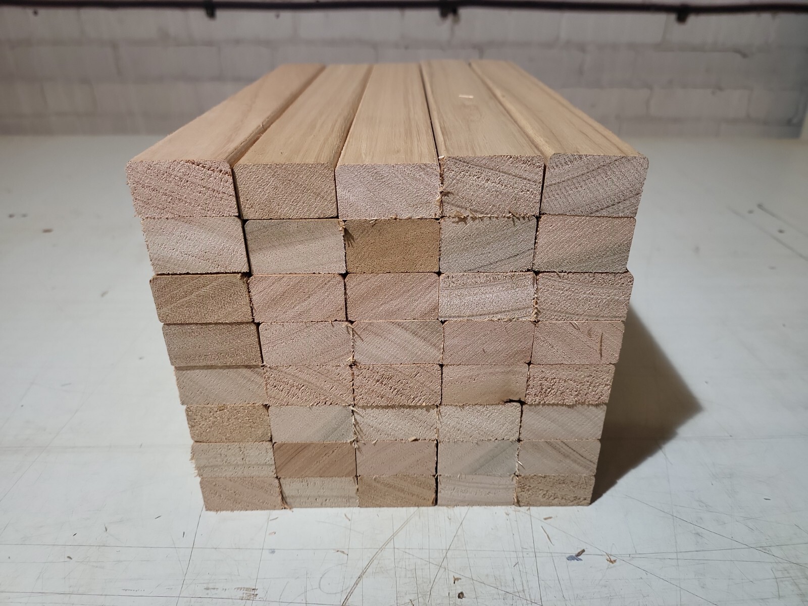 40 Solid Red Grandis Hardwood Offcuts. Battons. Craft 300mm x 35mm x