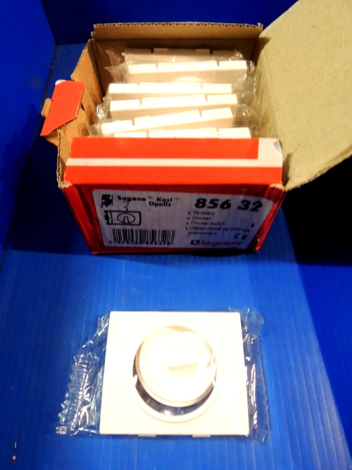 1 enjoliveur sagane variateur ref 85632 blanc opalis - Photo 1/1